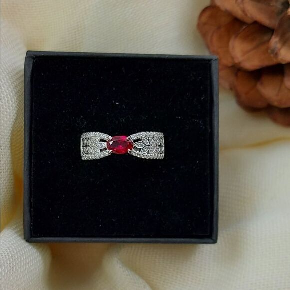 925 Sterling Silver Ruby Wreath Ring - Picture 3 of 13